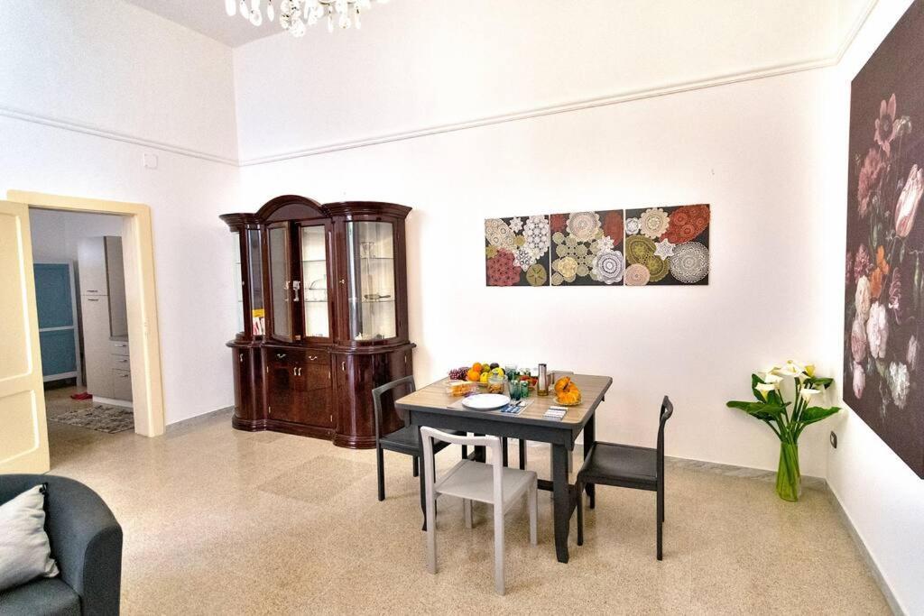 דירות לצ'ה Mary'S House מראה חיצוני תמונה